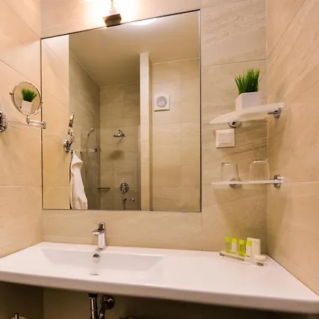 Hotel Grid 4*